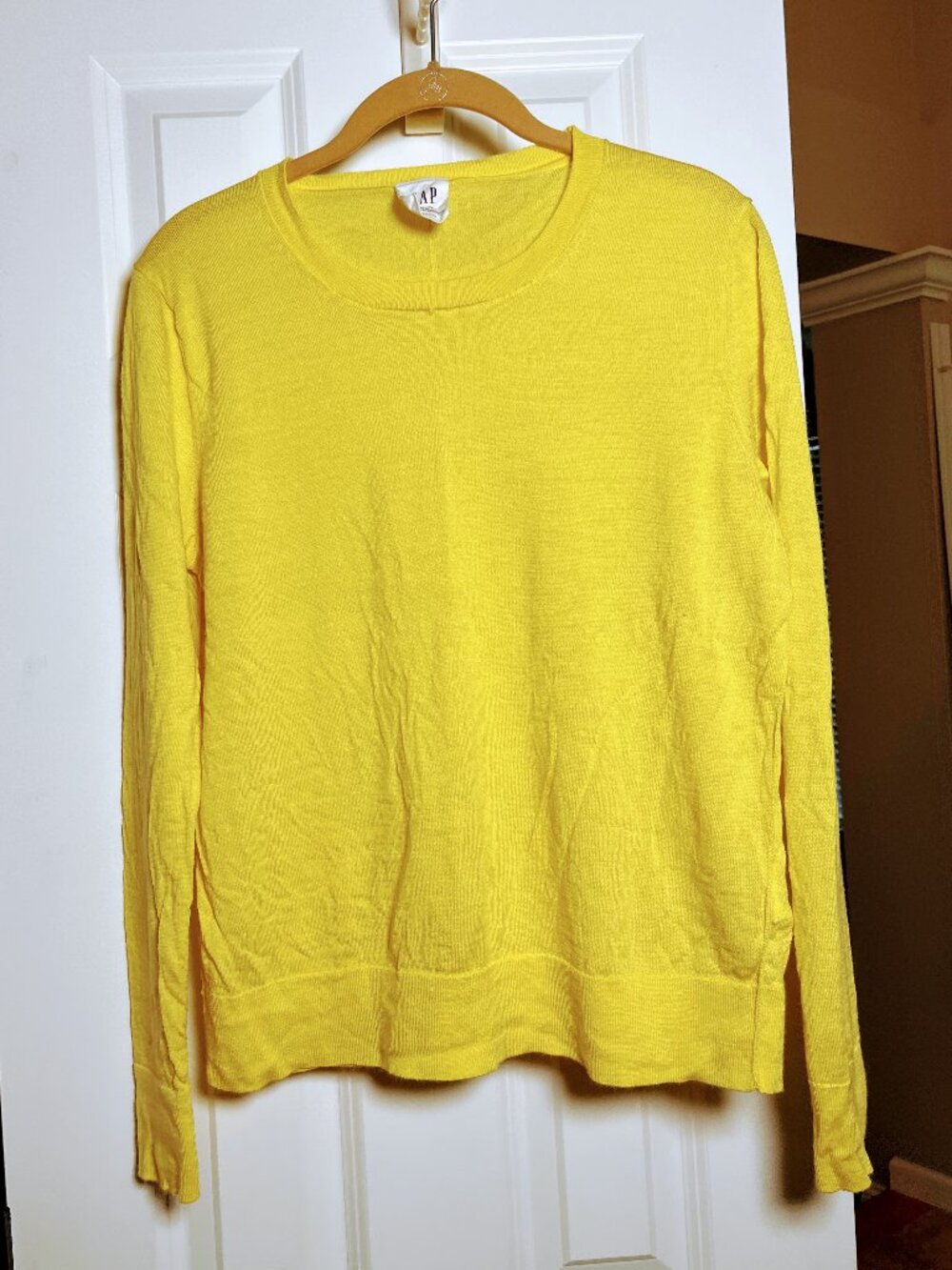 GAP Bright Yellow Crewneck Knit Sweater Large Petite LP Preppy Cozy